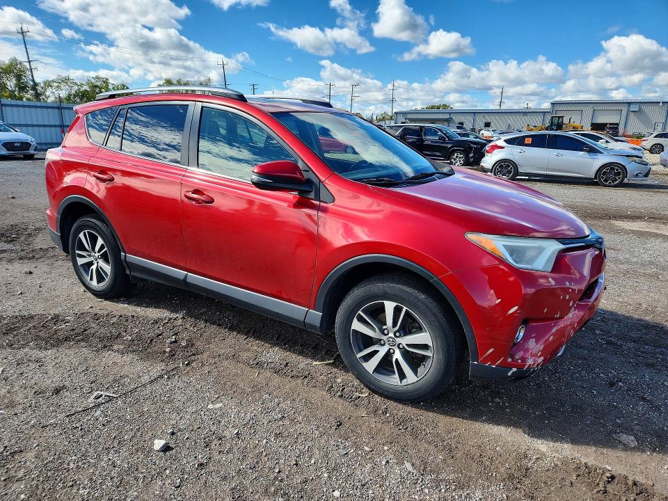 71584636 :رقم المزاد ، JTMRFREV4HJ123580 vin ، 2017 Toyota Rav4 مزاد بيع