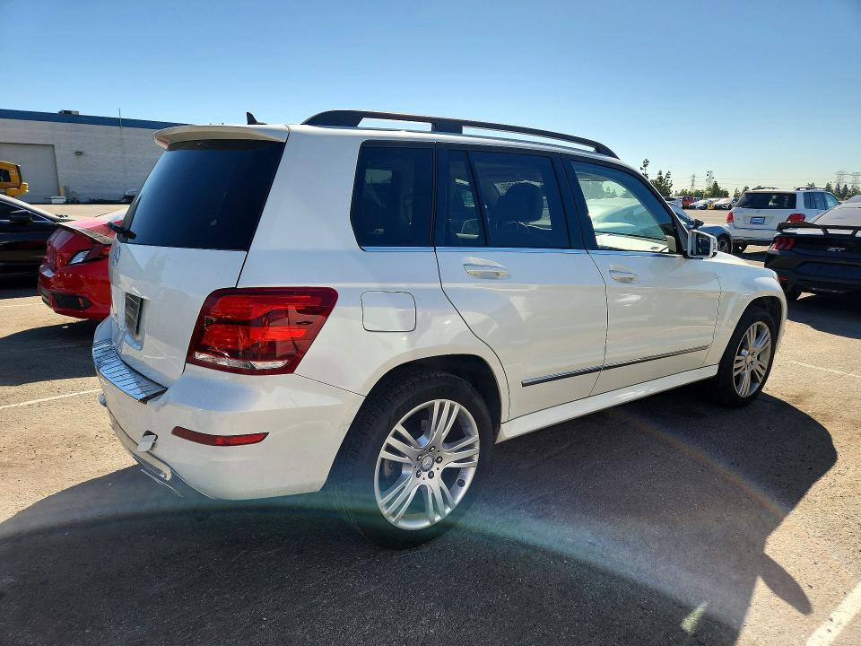Продаж на аукціоні авто 2015 Mercedes-benz Glk, vin: WDCGG5HB8FG427580, номер лоту: 71821266