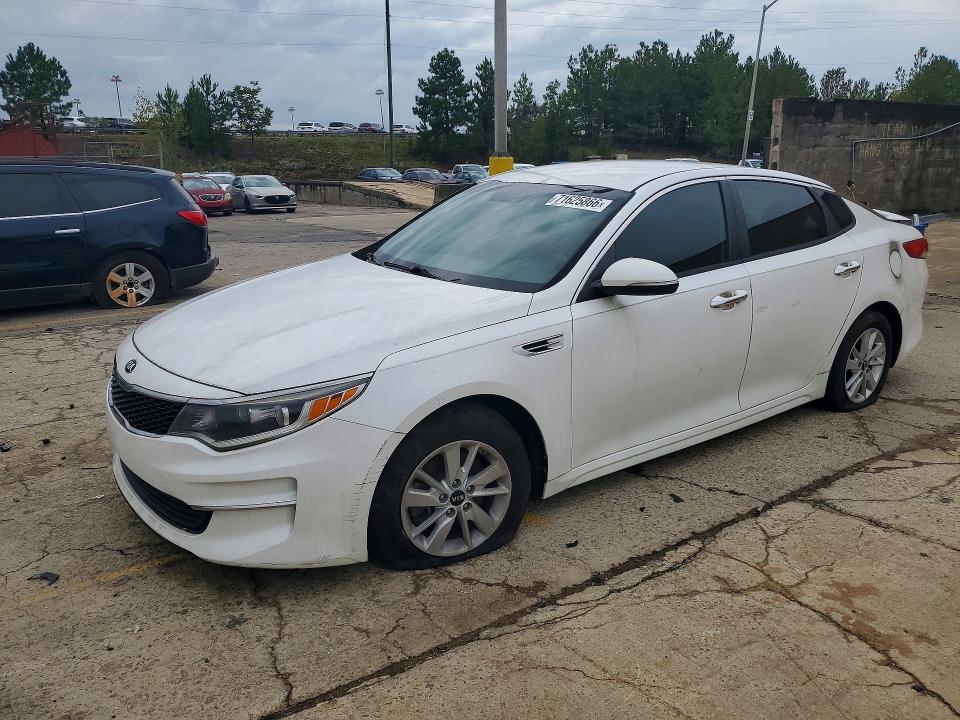 2016 Kia Optima მანქანა იყიდება აუქციონზე, vin: KNAGT4L34G5085096, აუქციონის ნომერი: 71625866