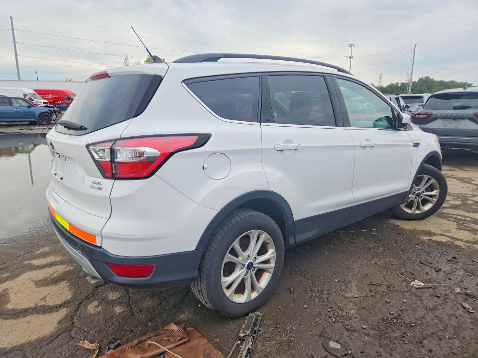 Продаж на аукціоні авто 2018 Ford Escape, vin: 1FMCU9HD5JUD23639, номер лоту: 70326456