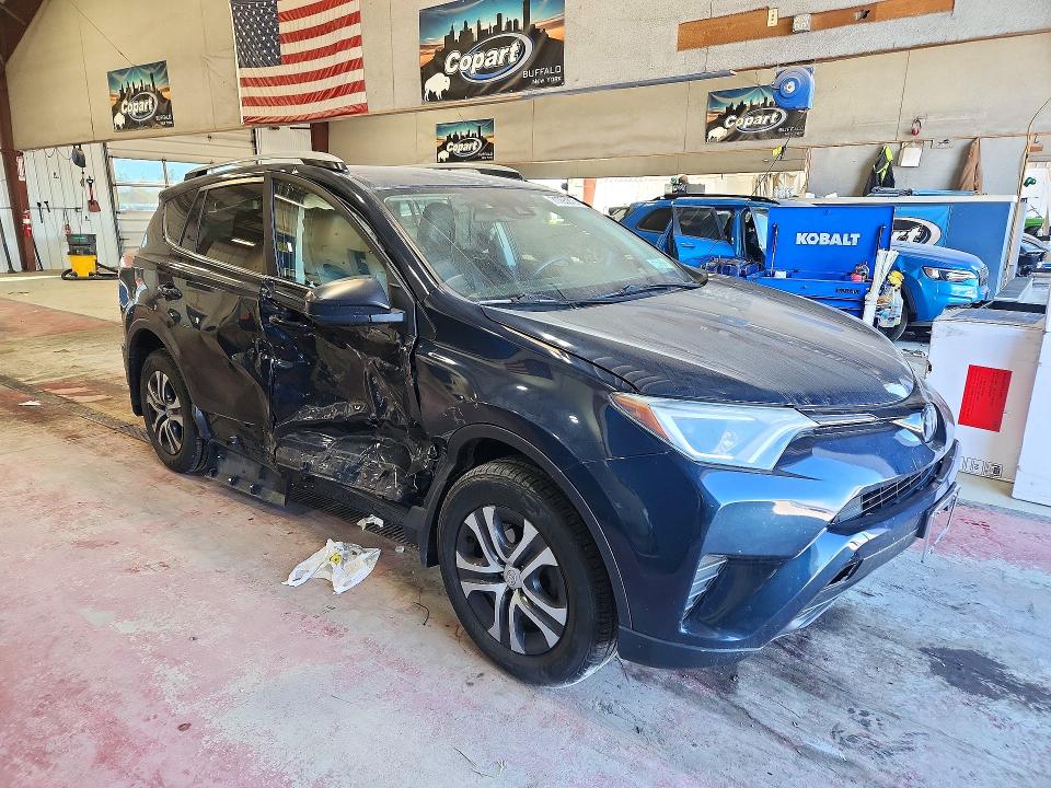 2017 Toyota Rav4 მანქანა იყიდება აუქციონზე, vin: JTMBFREV0HJ174575, აუქციონის ნომერი: 71795316
