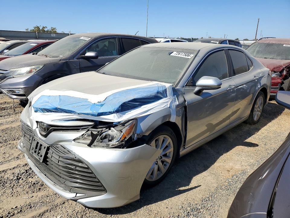 Auction sale of the 2018 Toyota Camry, vin: 4T1B11HK4JU101677, lot number: 72617506