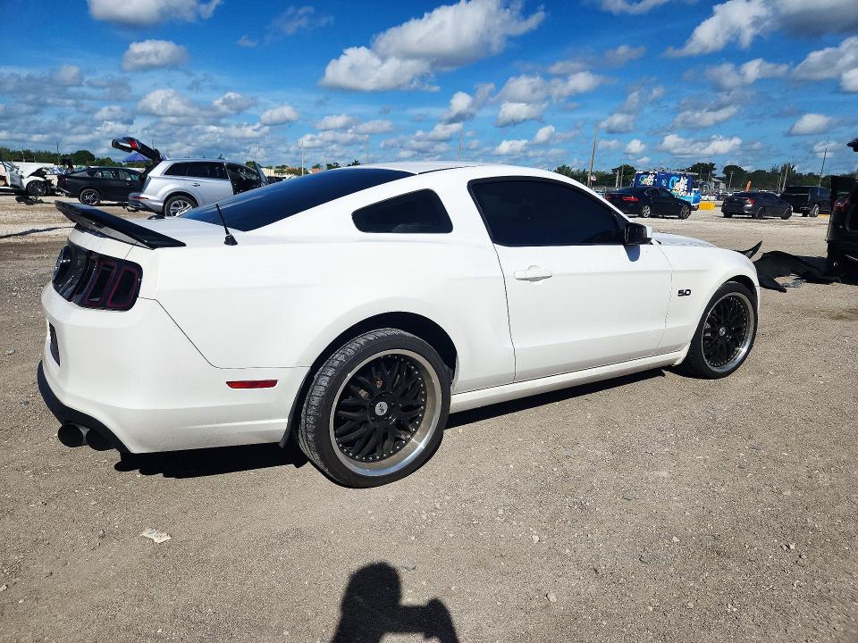 Продаж на аукціоні авто 2013 Ford Mustang, vin: 1ZVBP8CF2D5268492, номер лоту: 72518406