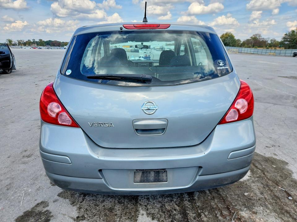 2010 Nissan Versa მანქანა იყიდება აუქციონზე, vin: 3N1BC1CP8AL393428, აუქციონის ნომერი: 71244126