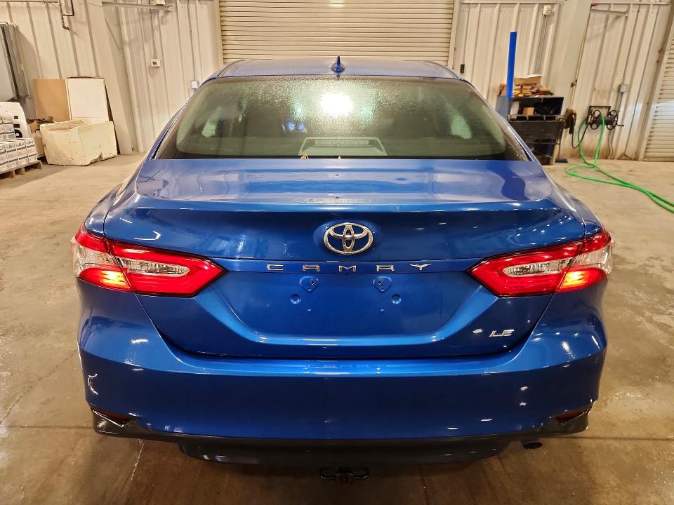 71379836 :رقم المزاد ، 4T1B11HK9KU279537 vin ، 2019 Toyota Camry مزاد بيع