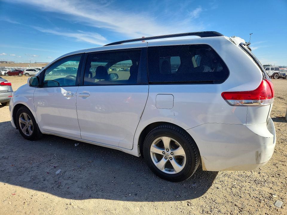 Продажа на аукционе авто 2014 Toyota Sienna, vin: 5TDKK3DC7ES502954, номер лота: 69413026
