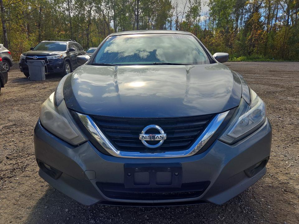 2017 Nissan Altima მანქანა იყიდება აუქციონზე, vin: 1N4AL3AP0HN349415, აუქციონის ნომერი: 71722616