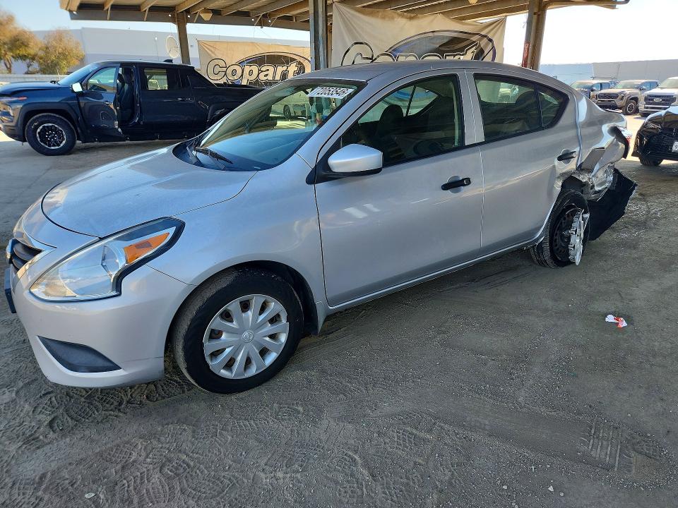 2017 Nissan Versa მანქანა იყიდება აუქციონზე, vin: 3N1CN7AP6HL805912, აუქციონის ნომერი: 72053546