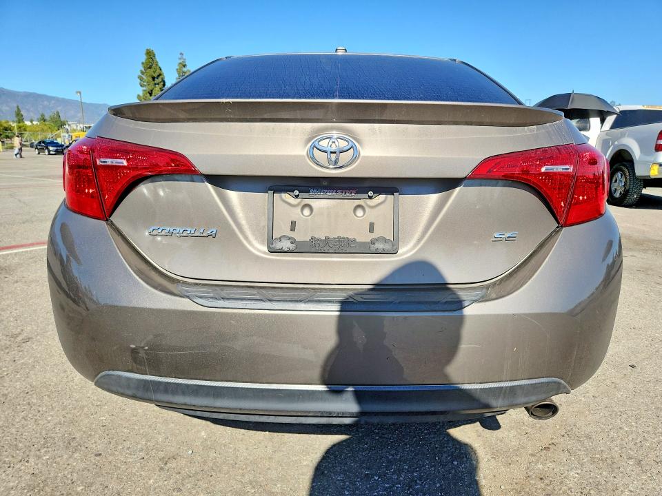 2018 Toyota Corolla მანქანა იყიდება აუქციონზე, vin: 5YFBURHE8JP807262, აუქციონის ნომერი: 71466696