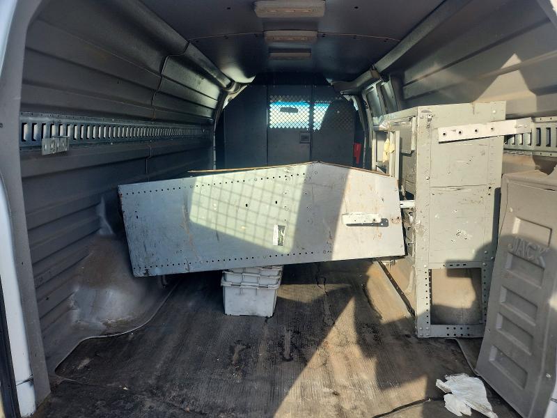 71610666 :رقم المزاد ، 1GCWGGCFXF1164115 vin ، 2015 Chevrolet Express G2500 مزاد بيع