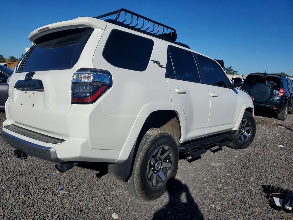 70086136 :رقم المزاد ، JTERU5JR6R6290742 vin ، 2024 Toyota 4runner مزاد بيع