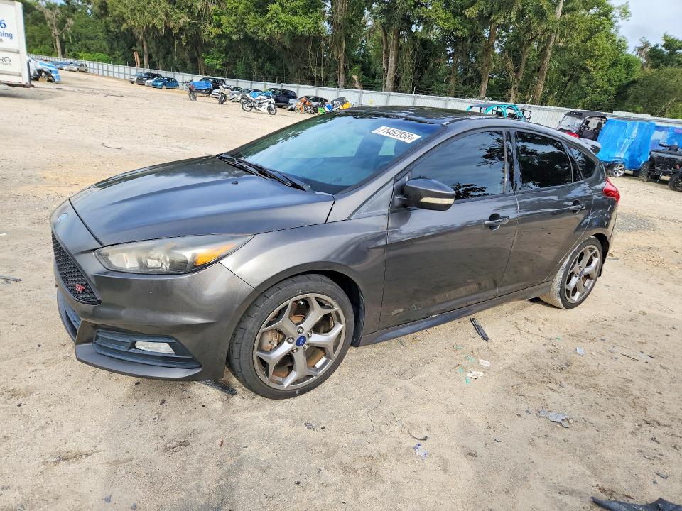 2015 Ford Focus მანქანა იყიდება აუქციონზე, vin: 1FADP3L90FL247203, აუქციონის ნომერი: 71452856