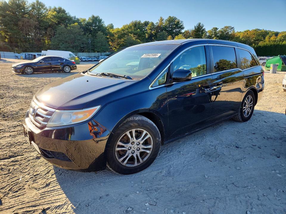 72042586 :رقم المزاد ، 5FNRL5H67BB064383 vin ، 2011 Honda Odyssey مزاد بيع