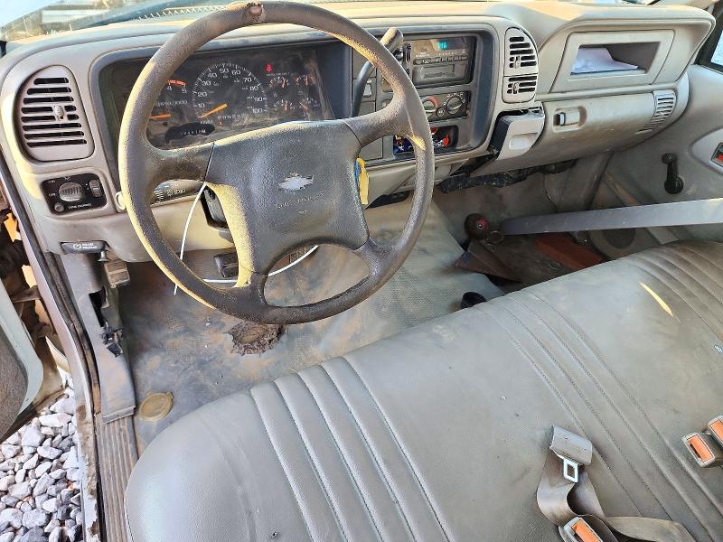 72013336 :رقم المزاد ، 1GBJC34F9YF422843 vin ، 2000 Chevrolet Gmt-400 مزاد بيع