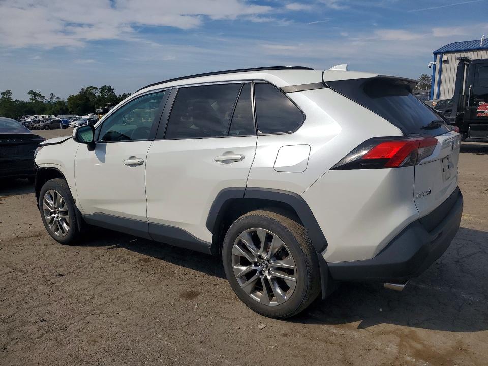 Продаж на аукціоні авто 2021 Toyota Rav4, vin: 2T3A1RFV3MW163235, номер лоту: 71141616