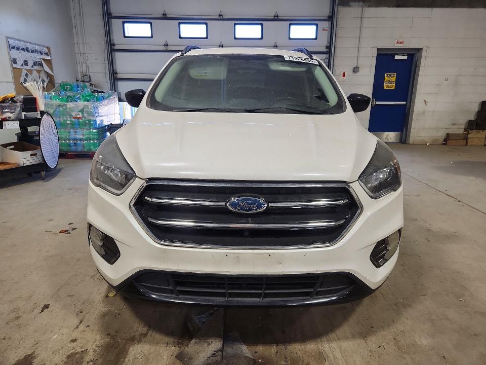 2017 Ford Escape მანქანა იყიდება აუქციონზე, vin: 1FMCU0G94HUE74488, აუქციონის ნომერი: 71966496