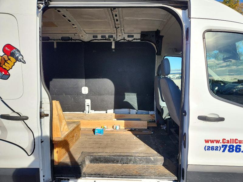 72122076 :رقم المزاد ، 1FTYR2CM4KKB65379 vin ، 2019 Ford Transit مزاد بيع