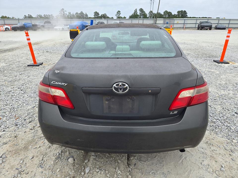 72450456 :رقم المزاد ، 4T1BE46KX7U530677 vin ، 2007 Toyota Camry مزاد بيع