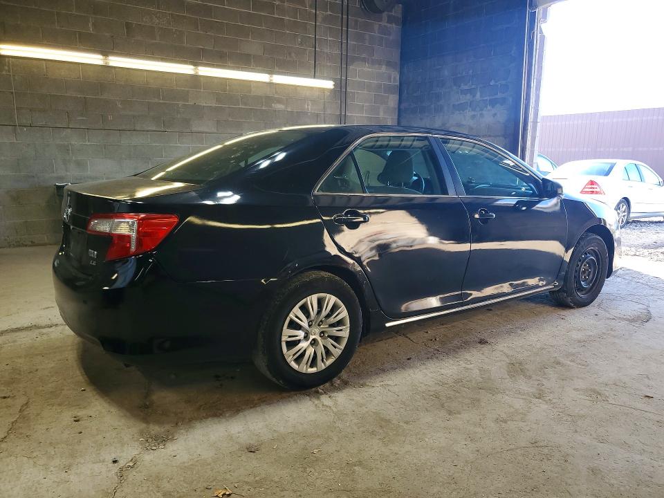 2014 Toyota Camry Hybrid მანქანა იყიდება აუქციონზე, vin: 4T1BD1FK0EU105287, აუქციონის ნომერი: 71511036