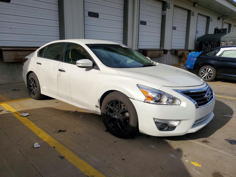 2015 Nissan Altima მანქანა იყიდება აუქციონზე, vin: 1N4AL3AP6FN350520, აუქციონის ნომერი: 72220046