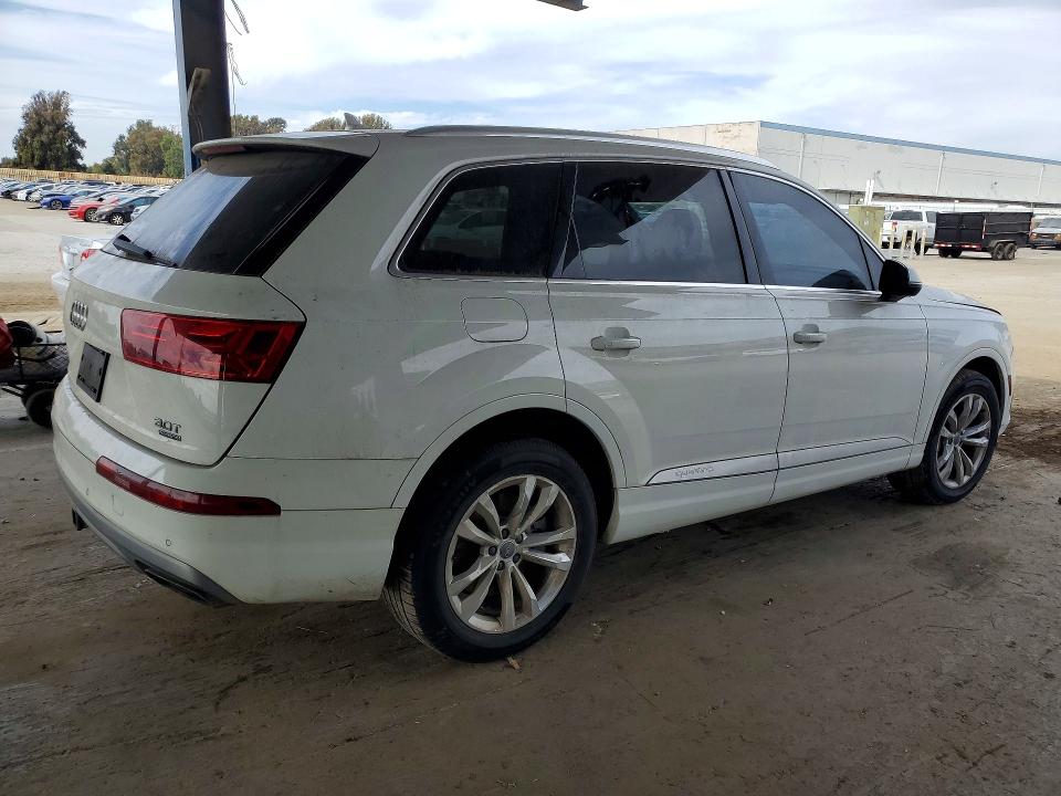71712916 :رقم المزاد ، WA1AAAF75HD004698 vin ، 2017 Audi Q7 مزاد بيع