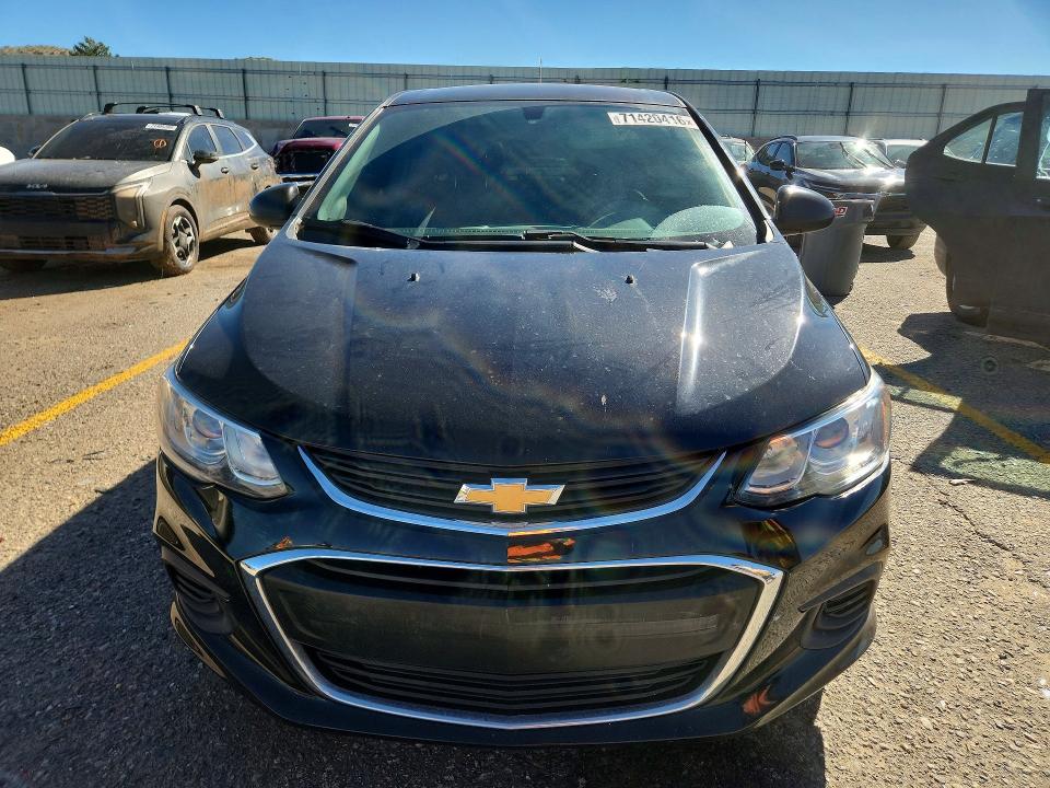 71420416 :رقم المزاد ، 1G1JF5SB4H4124221 vin ، 2017 Chevrolet Sonic مزاد بيع