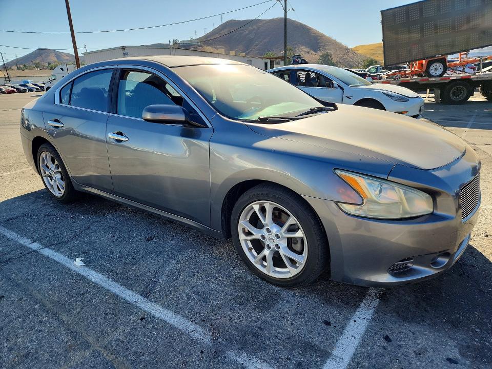 72162586 :رقم المزاد ، 1N4AA5AP9EC484627 vin ، 2014 Nissan Maxima مزاد بيع
