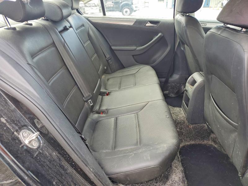 71676786 :رقم المزاد ، 3VWD17AJ2FM318509 vin ، 2015 Volkswagen Jetta مزاد بيع