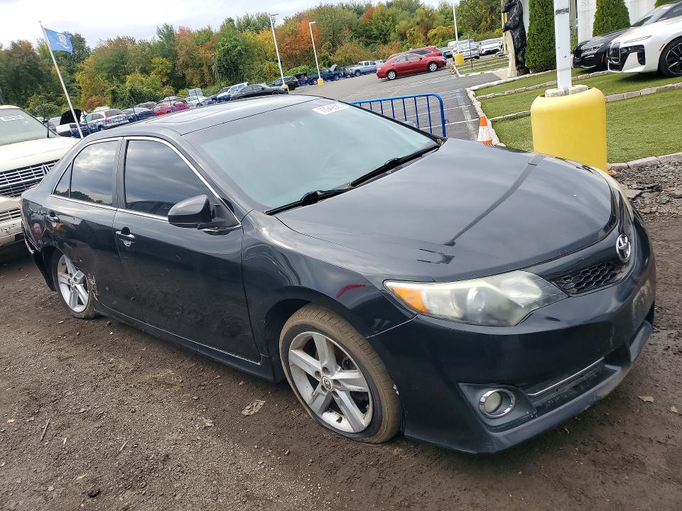 70949506 :رقم المزاد ، 4T1BF1FK3CU075922 vin ، 2012 Toyota Camry مزاد بيع