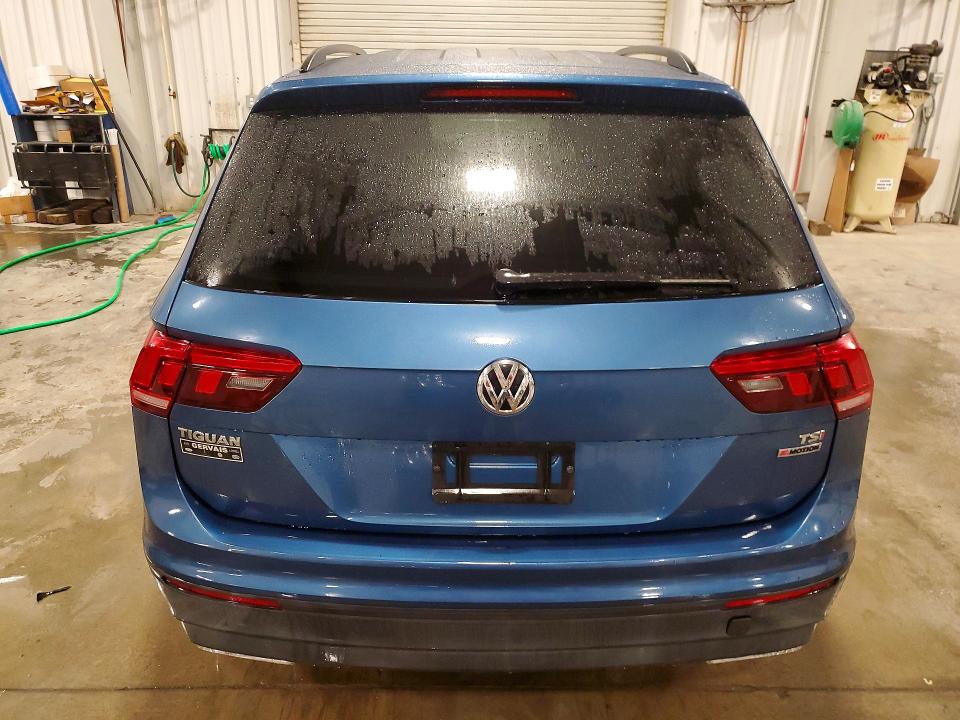 71484066 :رقم المزاد ، 3VV0B7AX1JM123532 vin ، 2018 Volkswagen Tiguan مزاد بيع