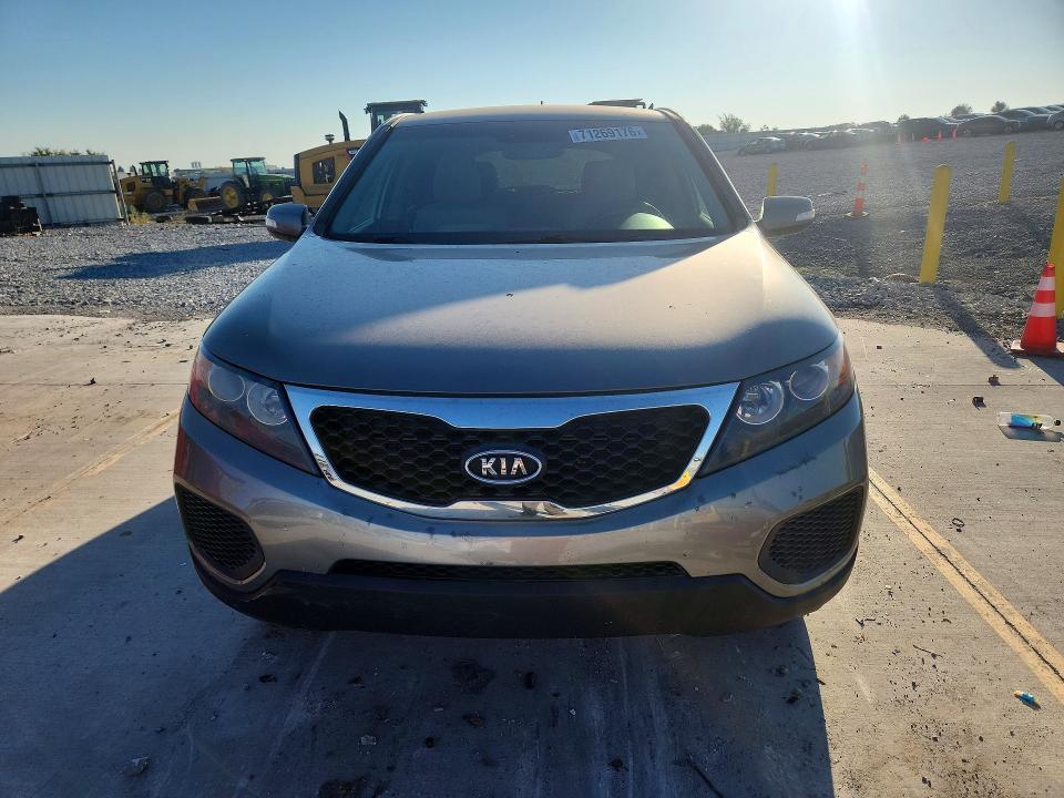 2013 Kia Sorento მანქანა იყიდება აუქციონზე, vin: 5XYKT3A14DG333021, აუქციონის ნომერი: 71269176