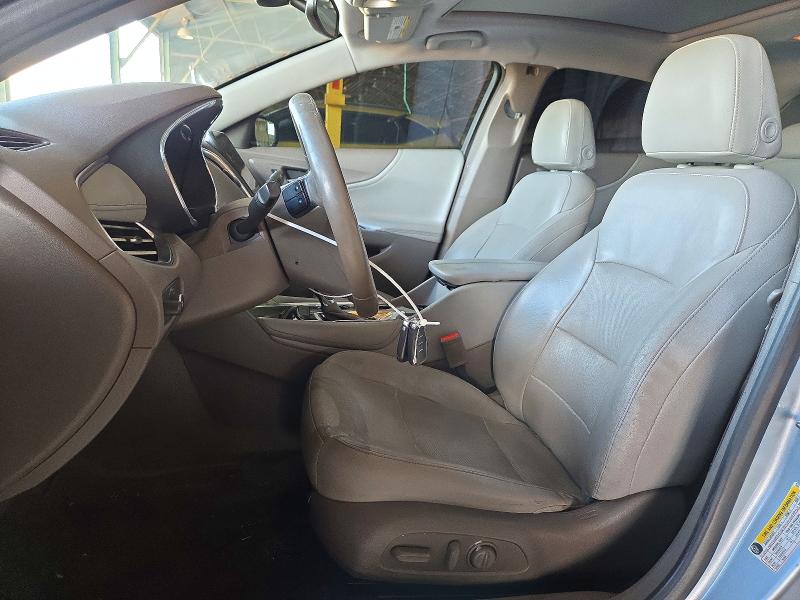 73881336 :رقم المزاد ، 1G1ZH5SX8HF247565 vin ، 2017 Chevrolet Malibu مزاد بيع