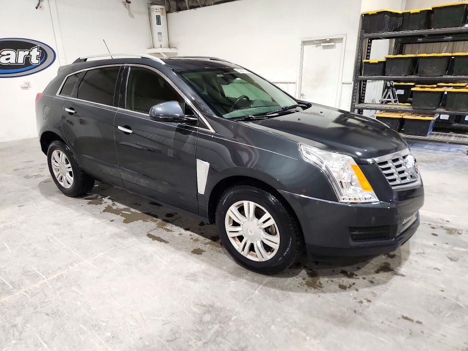 72241796 :رقم المزاد ، 3GYFNBE31FS599013 vin ، 2015 Cadillac Srx مزاد بيع