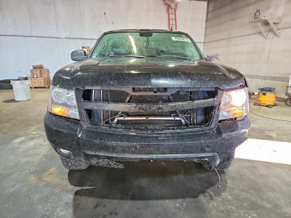 2008 Chevrolet Tahoe მანქანა იყიდება აუქციონზე, vin: 1GNFK13038J146203, აუქციონის ნომერი: 70960616