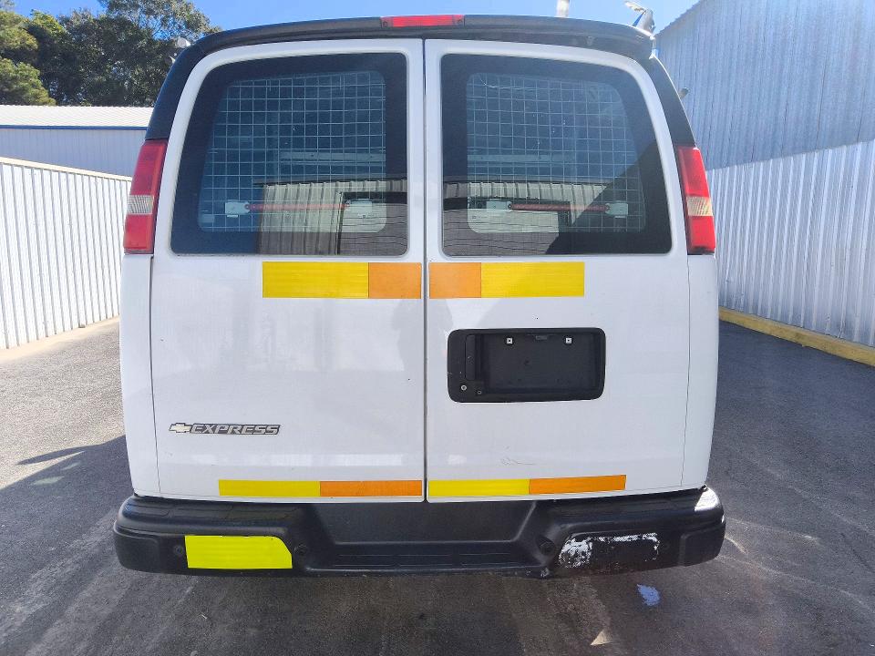 70786916 :رقم المزاد ، 1GCWGAFP4J1189375 vin ، 2018 Chevrolet Express G2500 مزاد بيع