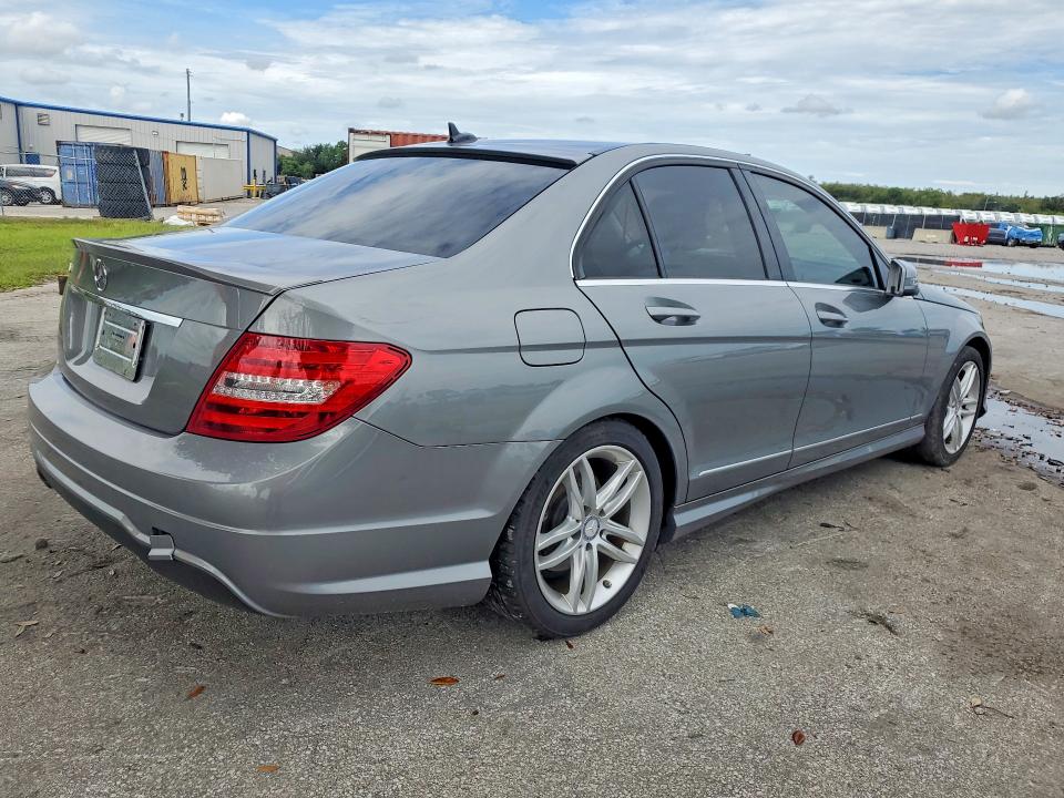 71777706 :رقم المزاد ، WDDGF4HB9DR300282 vin ، 2013 Mercedes-benz C مزاد بيع