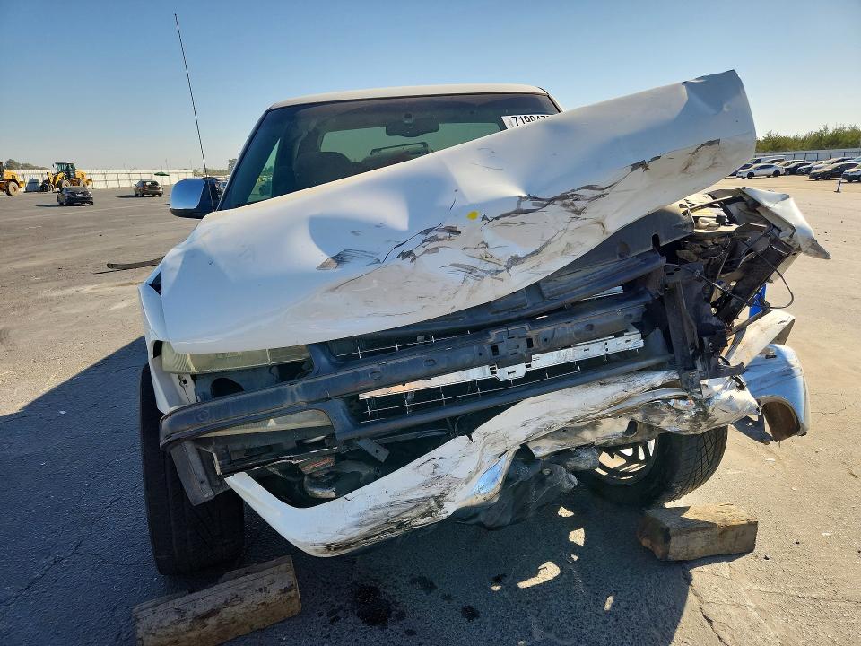 Продаж на аукціоні авто 2002 Chevrolet Silverado, vin: 2GCEC19T621365189, номер лоту: 71994796