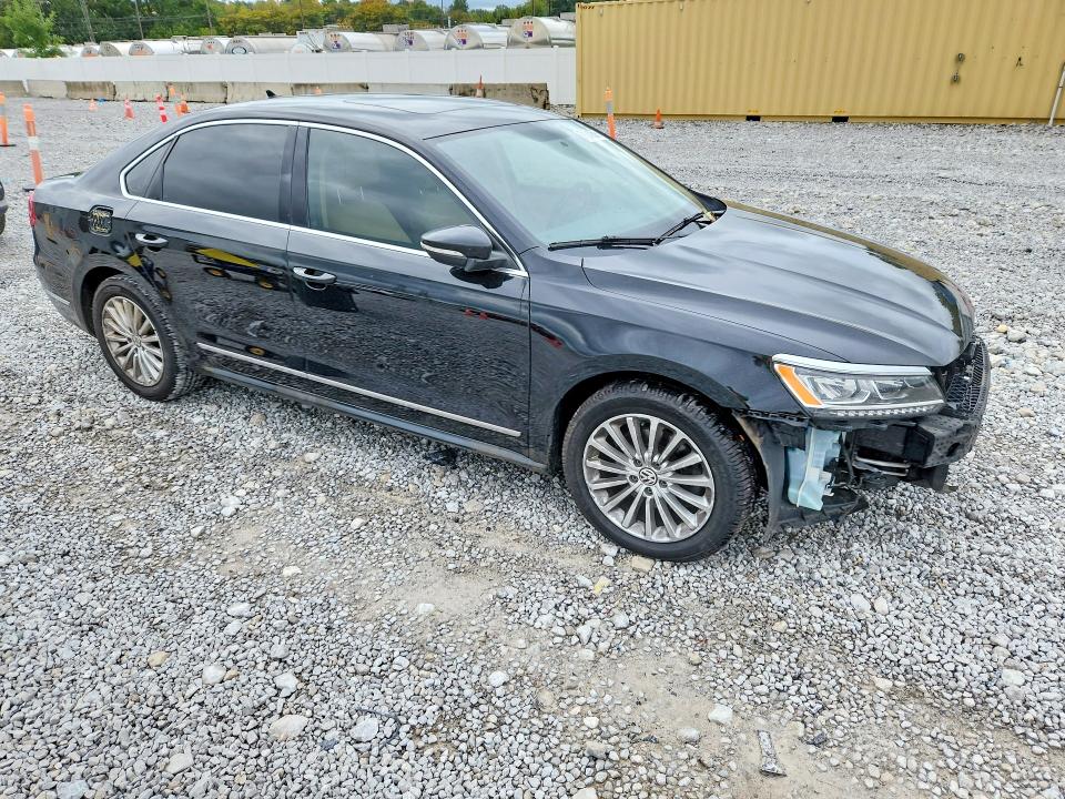 Продажа на аукционе авто 2016 Volkswagen Passat, vin: 1VWBT7A33GC032397, номер лота: 71240506