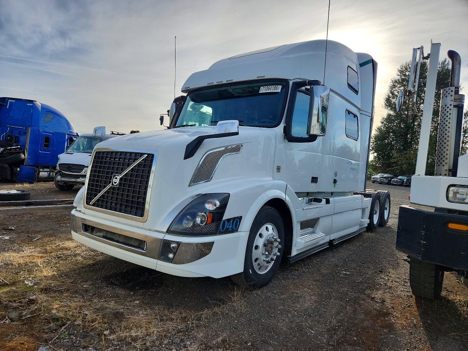 Продажа на аукционе авто 2014 Volvo Vn, vin: 4V4NC9EH6EN171527, номер лота: 71064186