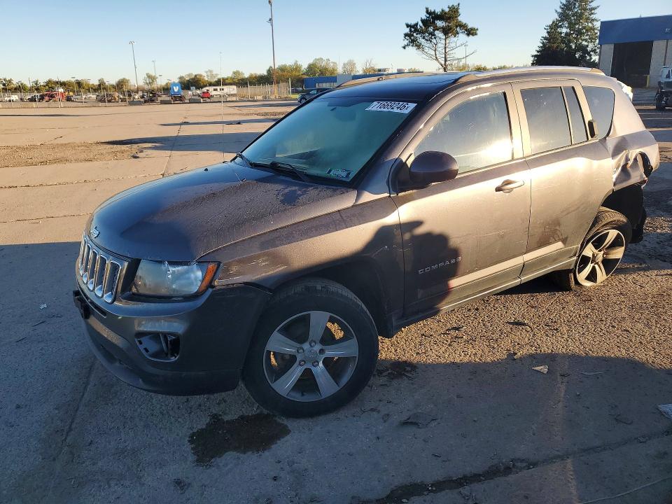 Auction sale of the 2017 Jeep Compass, vin: 1C4NJDEB8HD192700, lot number: 71669246