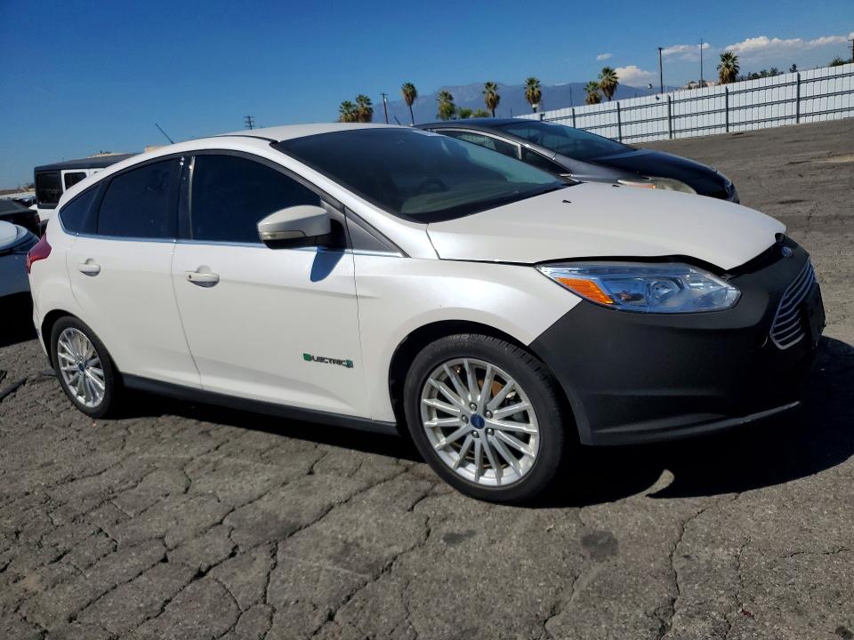 2017 Ford Focus მანქანა იყიდება აუქციონზე, vin: 1FADP3R4XHL325341, აუქციონის ნომერი: 68143906