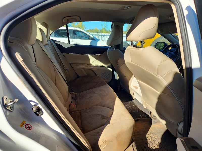 72160756 :رقم المزاد ، 4T1B11HK2JU062636 vin ، 2018 Toyota Camry مزاد بيع