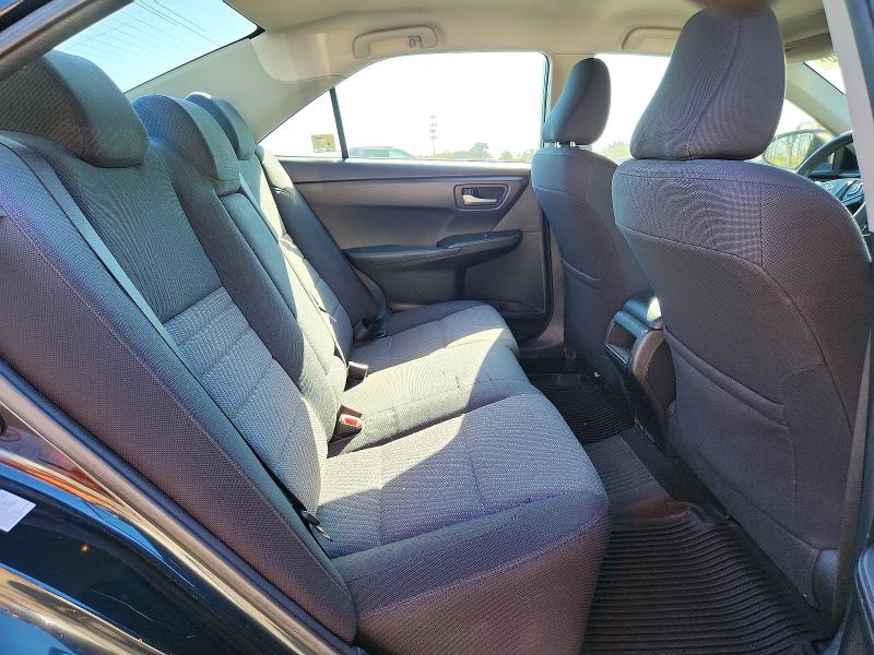 70986806 :رقم المزاد ، 4T1BF1FK8HU271507 vin ، 2017 Toyota Camry مزاد بيع