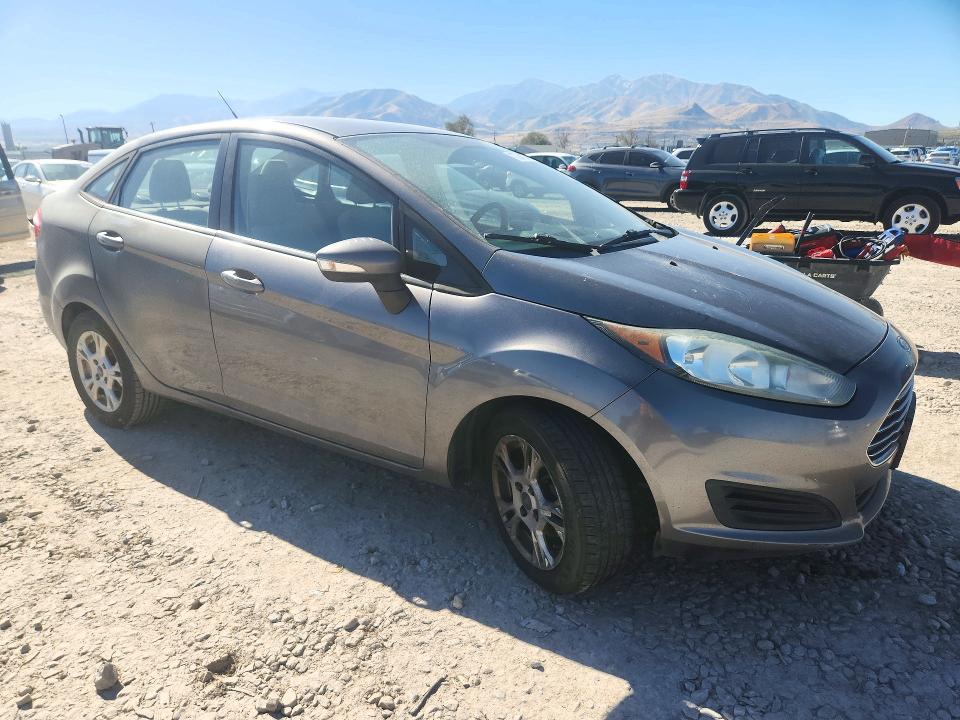 72942826 :رقم المزاد ، 3FADP4BJ1EM131247 vin ، 2014 Ford Fiesta مزاد بيع