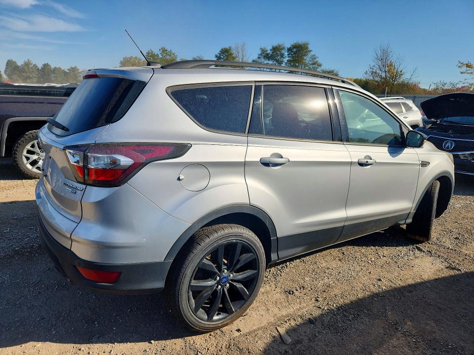 Продажа на аукционе авто 2017 Ford Escape, vin: 1FMCU9JD5HUB41699, номер лота: 71837986