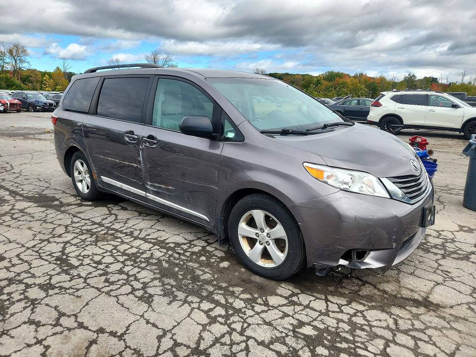 Aukcja sprzedaży 2017 Toyota Sienna, vin: 5TDKZ3DC7HS841911, numer aukcji: 70983346