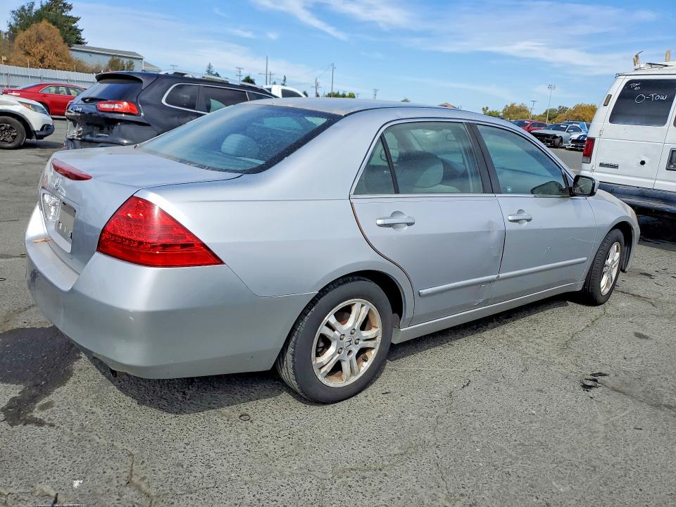 2006 Honda Accord მანქანა იყიდება აუქციონზე, vin: 1HGCM56366A141188, აუქციონის ნომერი: 71717286
