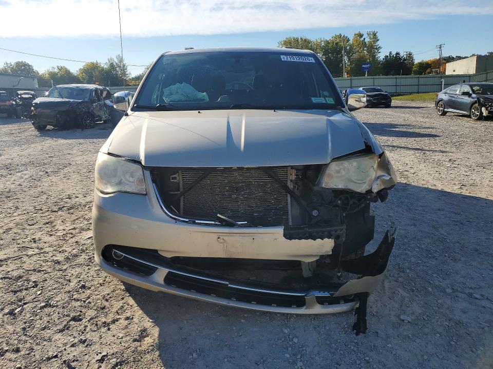 2014 Chrysler Town & Country მანქანა იყიდება აუქციონზე, vin: 2C4RC1CG2ER341278, აუქციონის ნომერი: 71912026