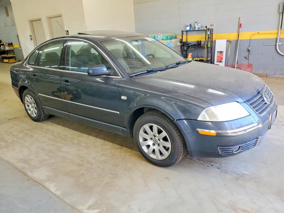 71157816 :رقم المزاد ، WVWPD63B01P280594 vin ، 2001 Volkswagen Passat مزاد بيع