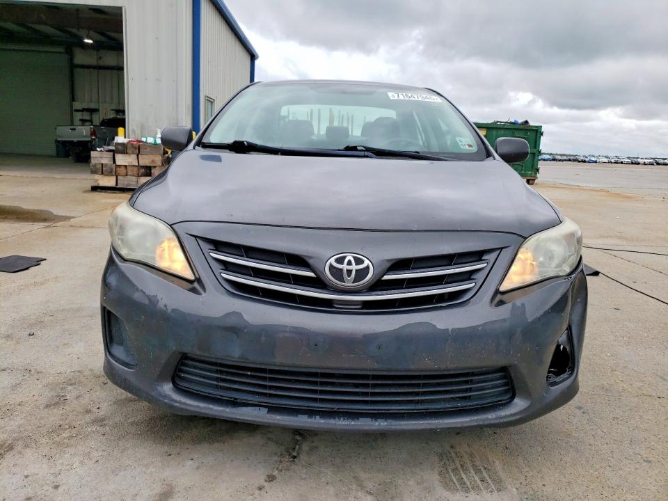 71647946 :رقم المزاد ، 5YFBU4EE3DP188582 vin ، 2013 Toyota Corolla مزاد بيع